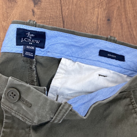 JCREW chino style 32x30 olive green! Great condition - Picture 2 of 3